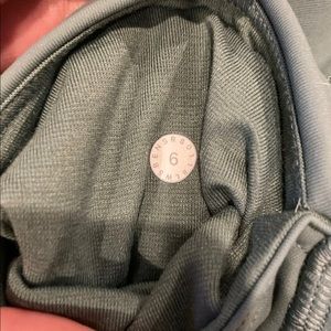 NWOT Luluelmon Train Times pant